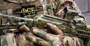 ФСБ задержала в Выборге 73-летнего военного пенсионера за публикации в соцсетях, связанные с СВО.