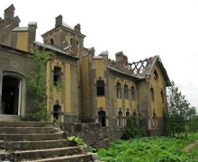 Елисеевский замок в Белогорке.