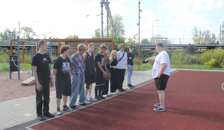 Игры нашего двора.