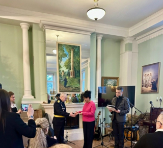 Валентина Ким награждена медалью «За помощь фронту».