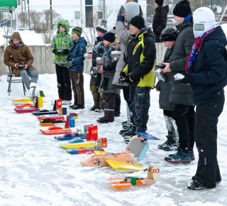 В Сиверском пройдут гонки аэроботов.