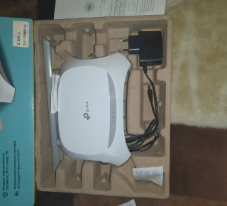 Продается Wi-Fi Роутер, TP-Link.+ Коммутатор в подарок.