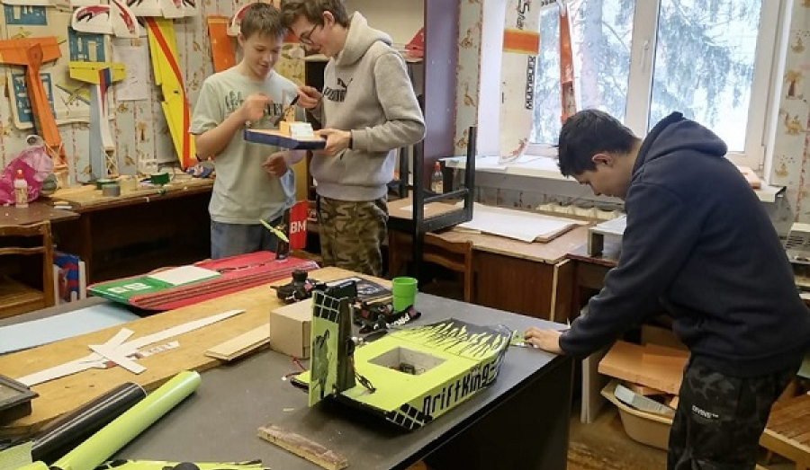 XI Открытые районные соревнования по радиоуправляемым аэроглиссерам