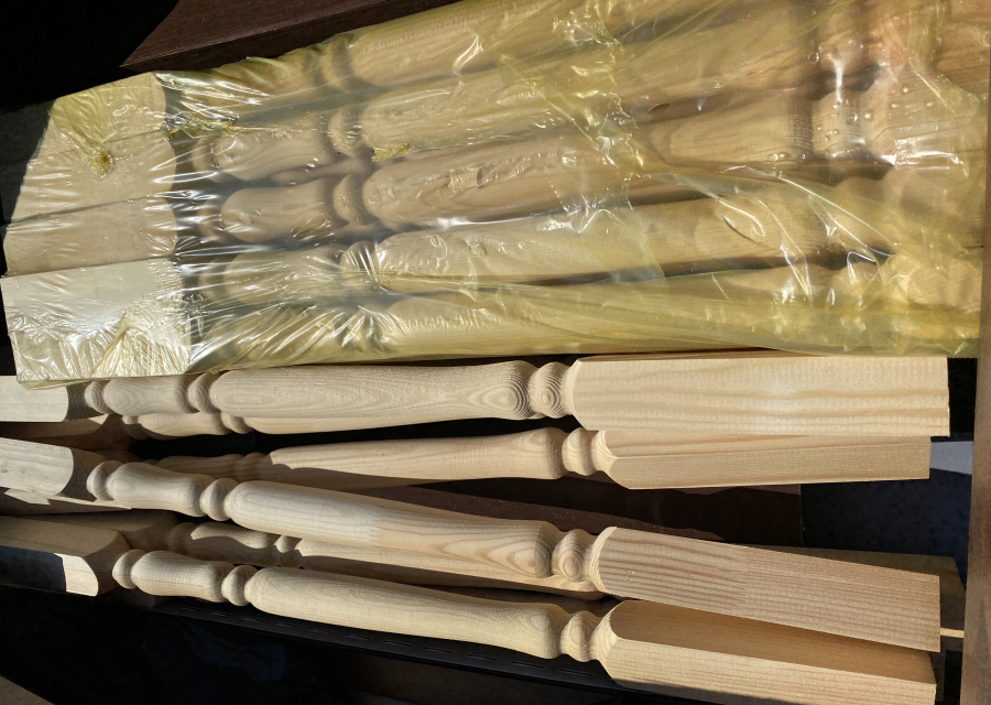 Балясины сосновые новые