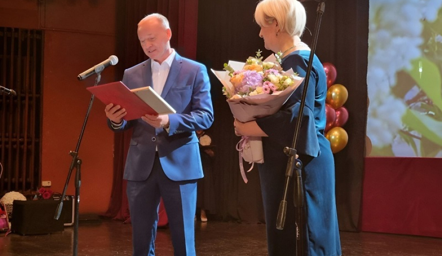 Сиверская гимназия отметила вековой юбилей.