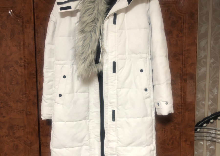  Белый пуховик зима