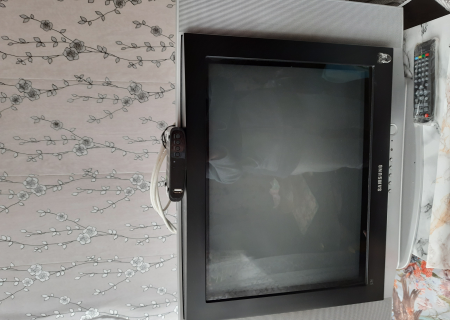 Отдам телевизор