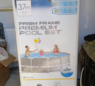 Продам каркасный бассейн интекс